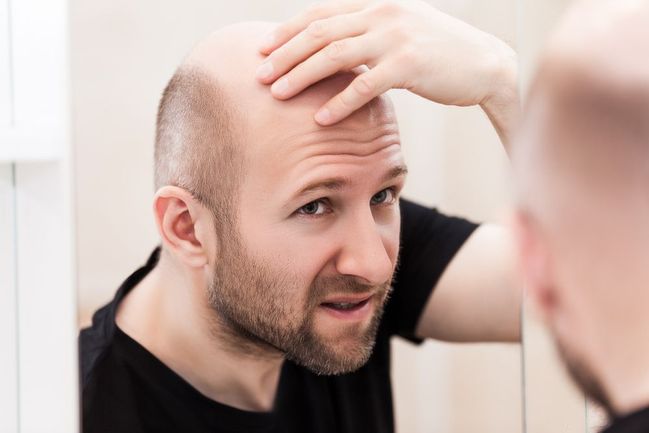 Jak se pozná nepodařená transplantace vlasů?