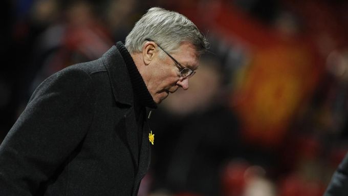 Roztrpčený Alex Ferguson se místy nemohl na výkon svých svěřenců dívat