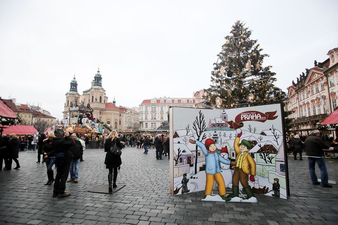 Na trzích na Staroměstském náměstí je pro turisty připravený i fotokoutek s motivem Ladových obrázků.