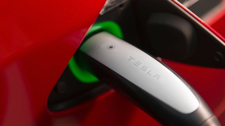 Skončí v Evropě CCS? Volkswagen jedná s Teslou o adaptaci její technologie nabíjení