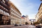Národní třída v Praze má zpět svůj architektonický klenot. Po náročné rekonstrukci se znovu otevřel veřejnosti Palác Dunaj – noblesní konstruktivistická stavba z 30. let minulého století, která nyní spojuje kouzlo první republiky s technologiemi 21. století.