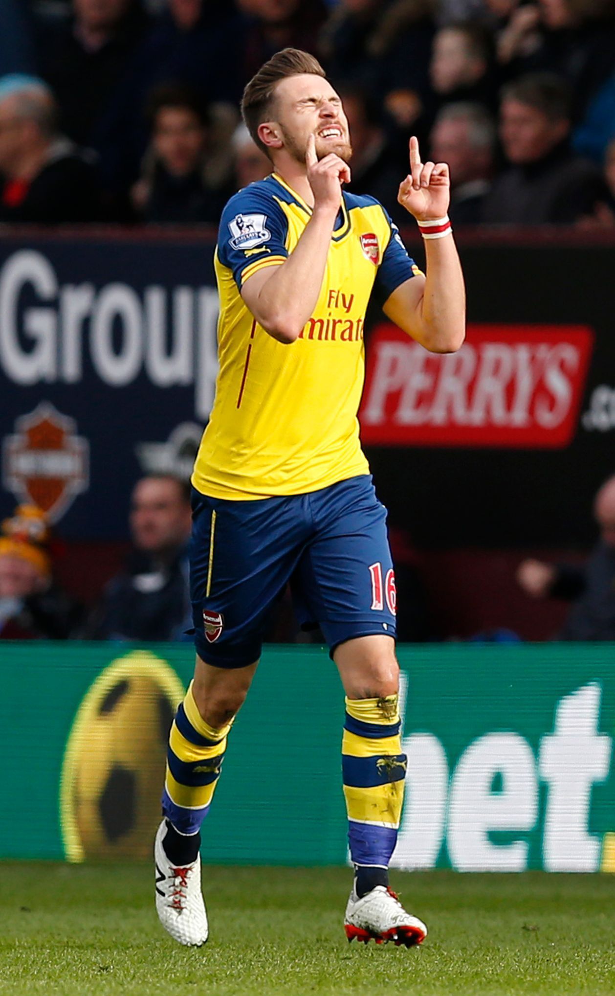 Aaron Ramsey slaví gól Arsenalu