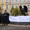 Odhalení pamětní desky Čechoslovákům bojujícím v RAF na památníku na Klárově v Praze