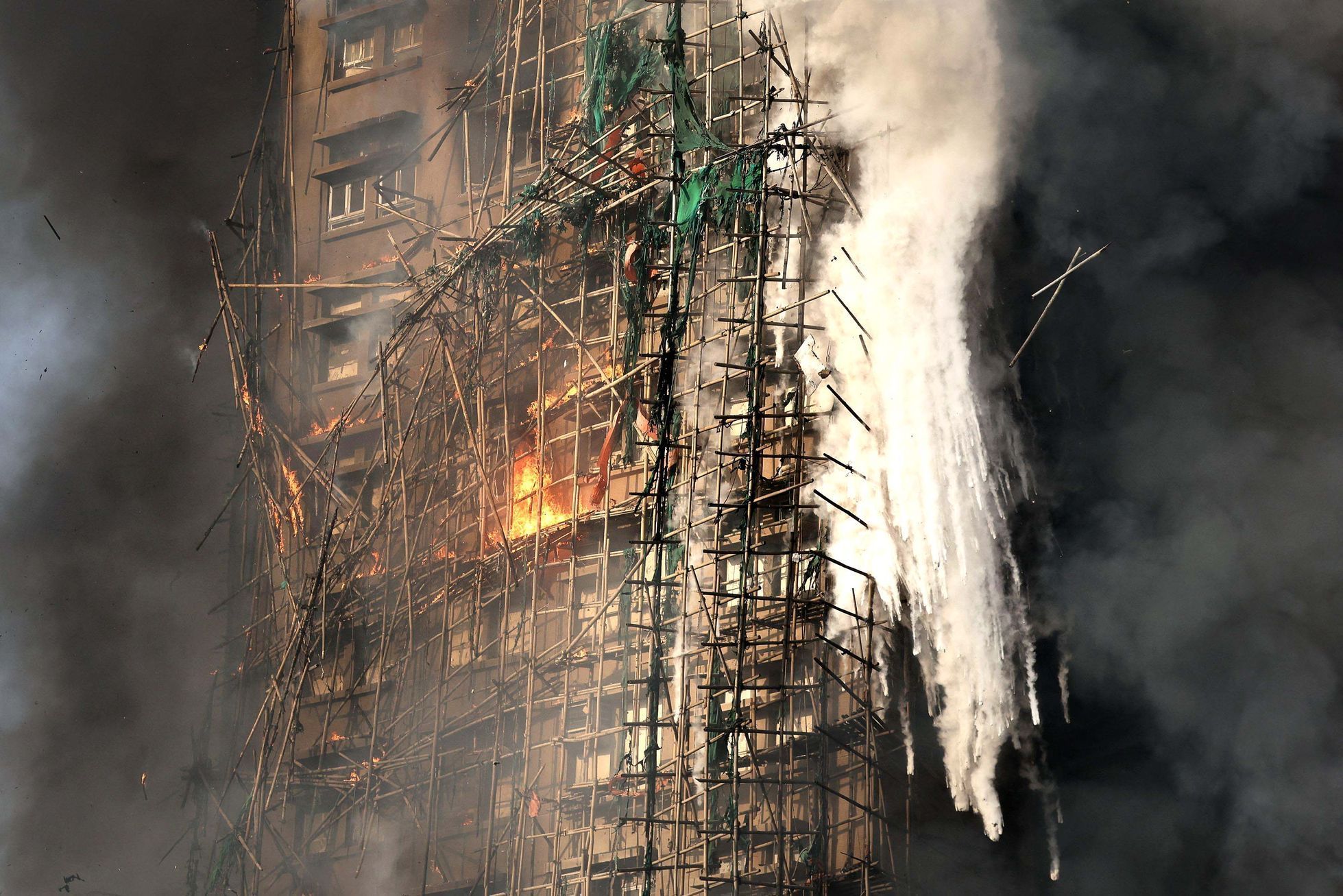 Hong Kong, Čína, bytový komplex, požár