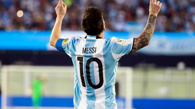 Lionel Messi se ve své vlastní zemi novým fotbalovým prorokem nestal
