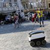 Samodoručovací robot firmy Starship Technologies prvně v Praze pro Rohlik.cz