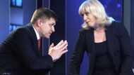 8. 7. - Fico podal demisi, Slovensko má první premiérku - Necelý měsíc od voleb stačil slovenským politikům, aby přetavili vůli voličů v konkrétní změny na politické scéně. 
Dosavadní premiér Robert Fico podal demisi do rukou prezidenta Ivana Gašparoviče. Ten ji přijal a moci se tak na Slovensku i po formální stránce ujala Iveta Radičová (SDKÚ-DS). 
 Další podrobnosti si můžete přečíst v článku zde .