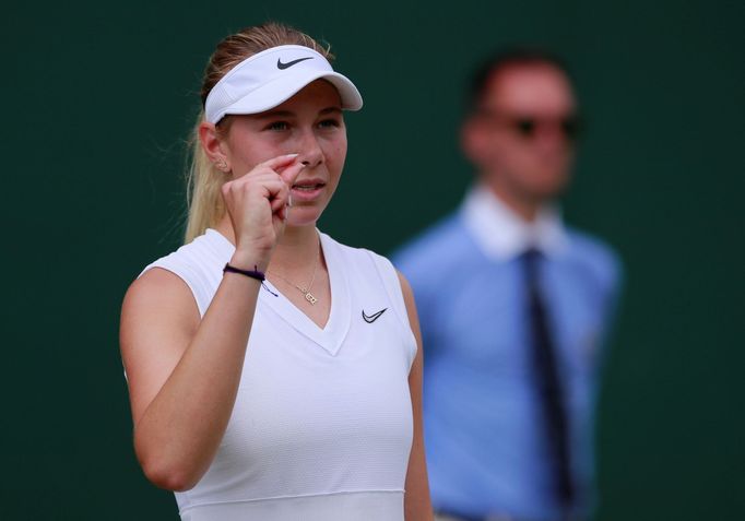 Tennis - Wimbledon - All England Lawn Tennis and Croquet Club, London, Britain - July 2, 2019  Amanda Anisimova of the U.S. during her first round match against Romania's