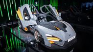 K mistrovským kouskům týmů z Kladna patří replika McLaren Senna, která má stejně jako u originálu vzhůru výklopné dveře.