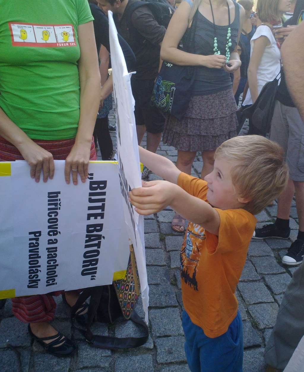 Demonstrace proti Bátorovi