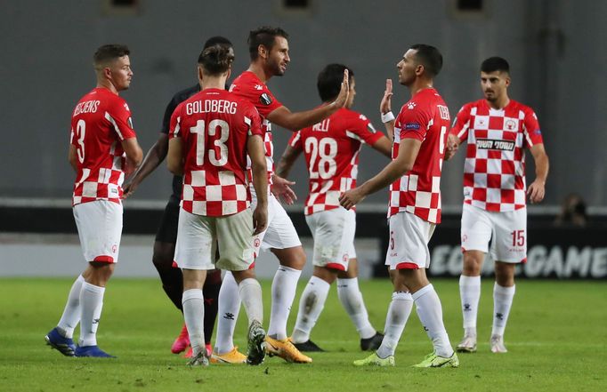 Soccer Football - Europa League - Group C - Hapoel Be'er Sheva v Slavia Prague - HaMoshava Stadium, Petah Tikva, Israel - October 22, 2020 Hapoel Be'er Sheva players cele