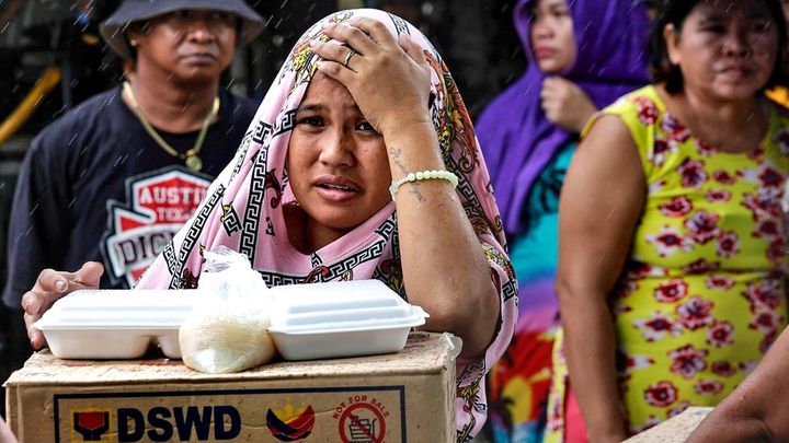 Na Filipíny letos udeřil už jednadvacátý tajfun, rozmetal obydlí a lámal stromy