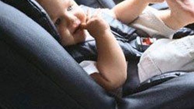 Bezpečné autosedačky nabízí řada výrobců, například americký BabyMineStore.
