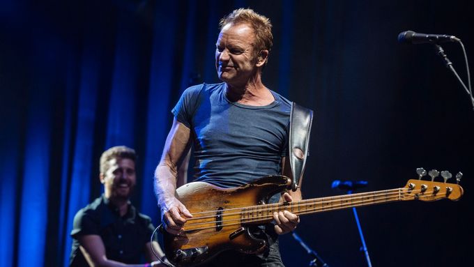 Sting v červnu 2017 na pražském festivalu Metronome.