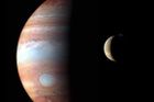 Vědci objevili v souhvězdí Holubice obří planetu, která by teoreticky neměla existovat