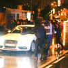 Policisté před nočním klubem v Istanbulu, kde střelec připravil o život nejméně pětatřicet lidí.
