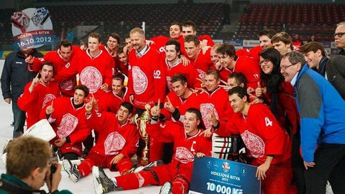 Hokejová bitva 2013: Sesadí někdo Univerzitu Karlovu z trůnu?