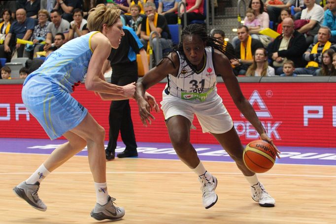 Final Four, USK-Fenerbahce: Jana Veselá - Tina Charlesová