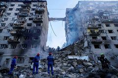 Noční úder na Kyjev zabil 15 lidí. Rusy v Krymské oblasti podpoří 6000 Severokorejců