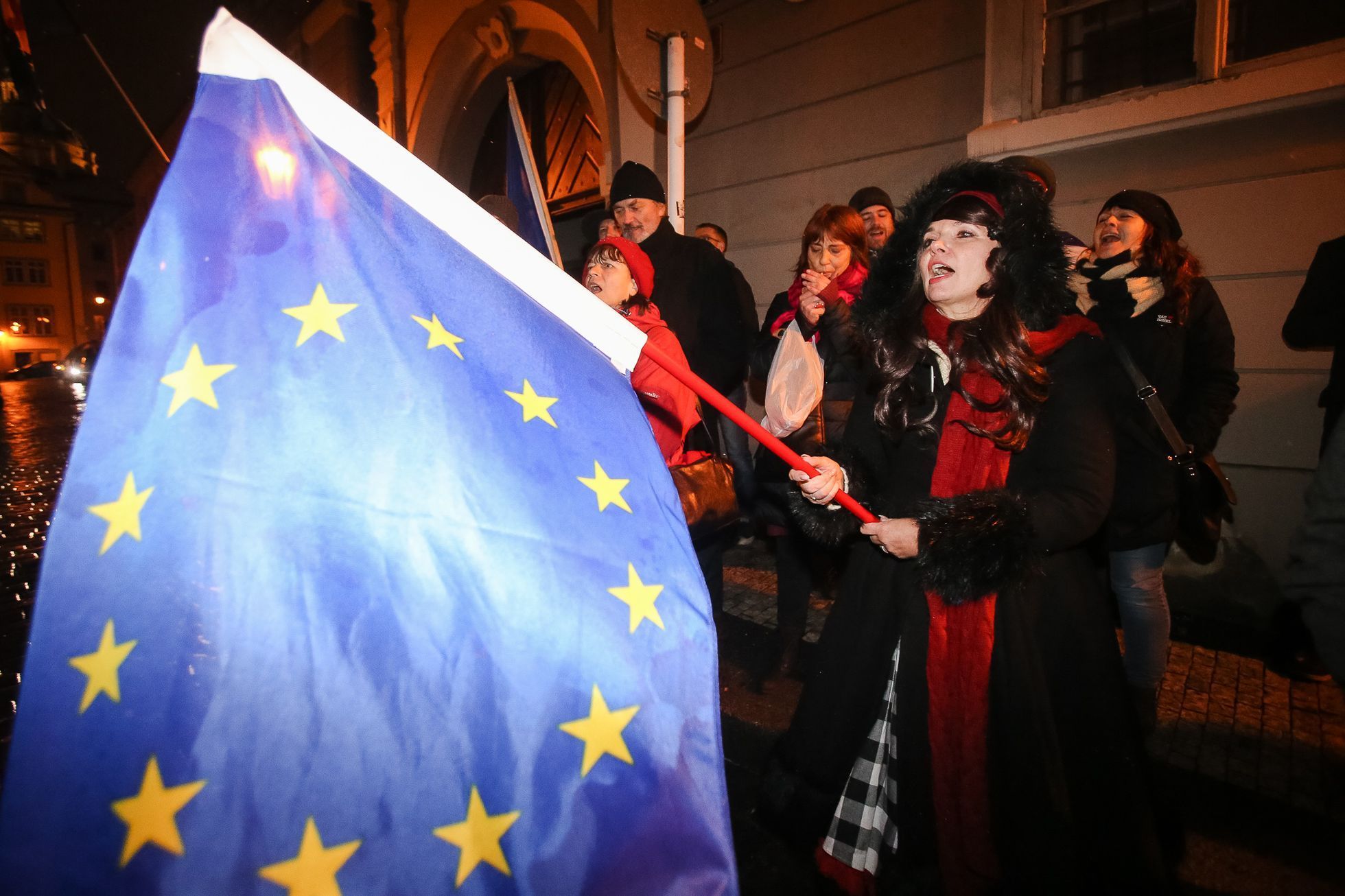 Demonstrace proti zvolení Ondráčka do čela komise pro GIBS