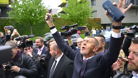 Babiš v totální euforii. Podívejte se, jak poprvé okomentoval vítězné volby