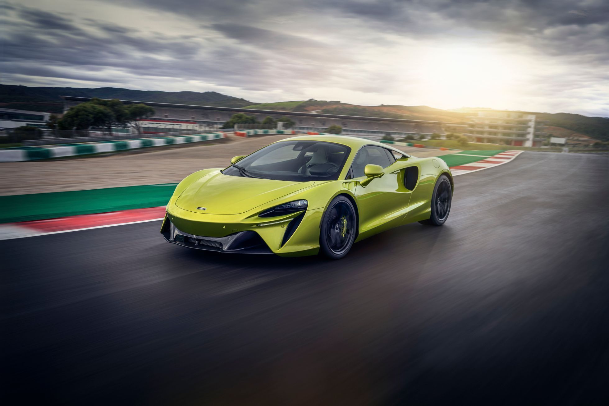 McLaren Artura nový supersport plug-in hybrid