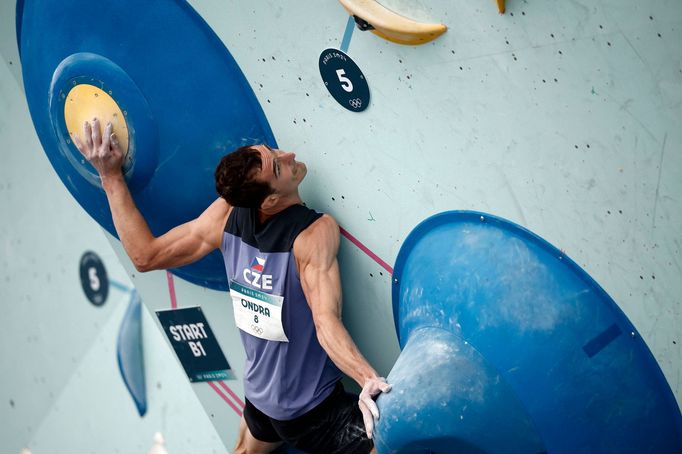 Český lezec Adam Ondra ve finále OH 2024 v Paříži