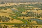 Tip č. 2: Delta řeky Okavango v Botswaně. Patnáctset kilometrů dlouhá jihoafrická řeka vytváří v Botswaně obrovskou bažinatou deltu, která je označována za jeden ze sedmi přírodních divů Afriky a mluví se o ní jako o jedné z posledních divočin na planetě.