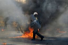 Řecká policie použila slzný plyn proti demonstrantům. Poprvé od zvolení Tsiprase premiérem