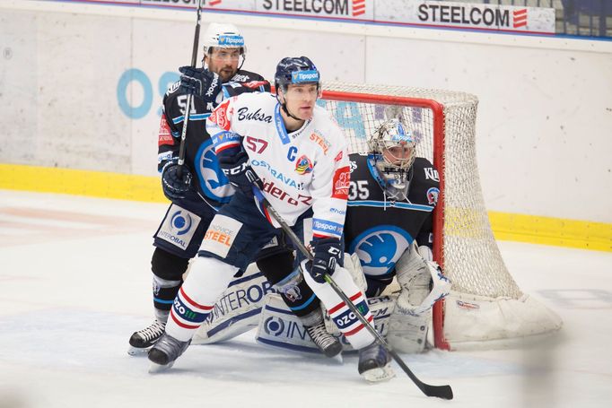 ELH, Vítkovice-Plzeň: Rostislav Olesz (57) - Lukáš Pulpán (51) a Matěj Machovský (35)