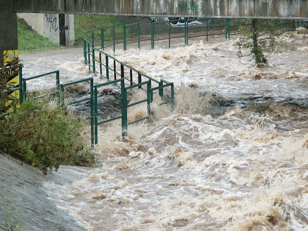 Foto: Povodně v roce 2002 v povodí Ohře a Labe / Chomutovka