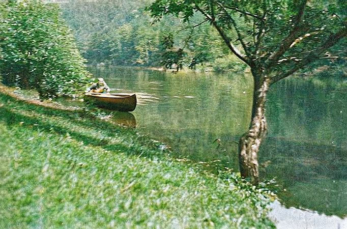 Historická fotografie z rodinného archivu Pavla Eckhardta. Kolorováno