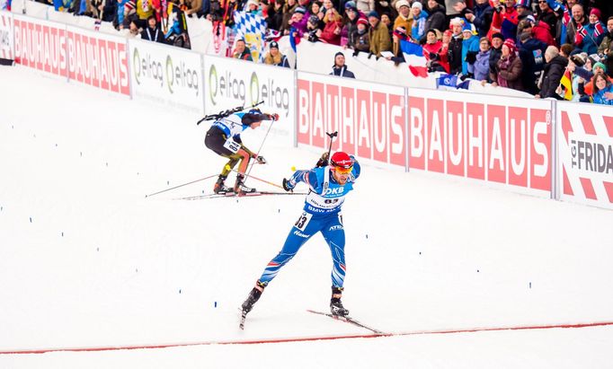 MS 2016, sprint M: Michal Šlesingr a pád Simona Schemppa