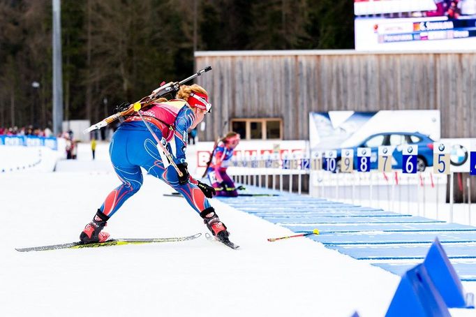 Gabriela Soukalová zapomíná v Ruhpoldingu hůlku na střelnici