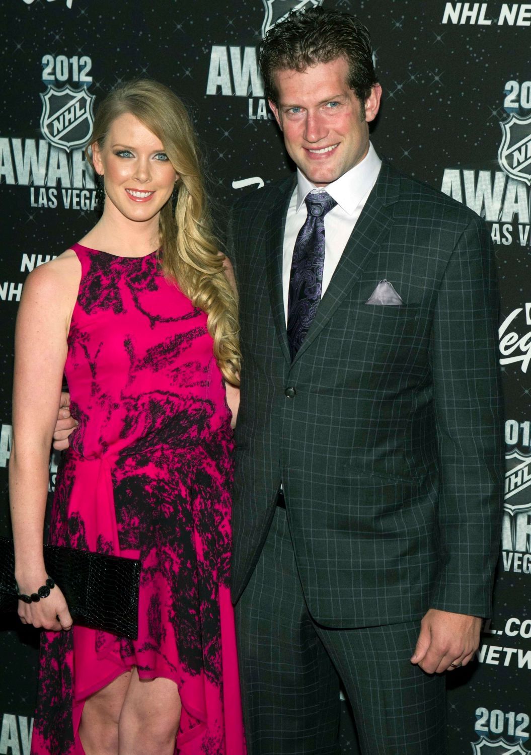 Útočník St. Louis Blues David Backes s manželkou Kelly během předávání trofejí NHL v Las Vegas za sezónu 2011/12