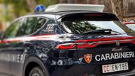 Jenže pak přišlo rozčarování. Karabiníci si na auto stěžují, zejména na jízdní vlastnosti ve vyšších rychlostech.