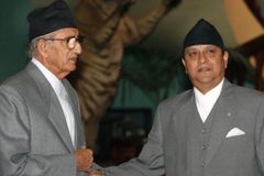 Král Nepálu ustoupil, jmenoval premiéra