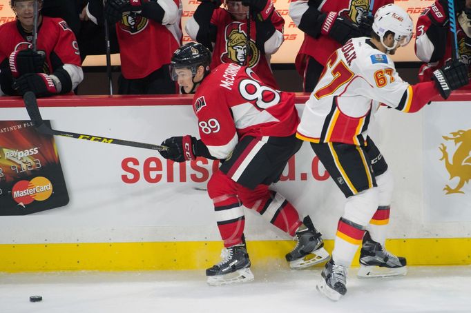 NHL, Calgary-Ottawa: Michael Frolík (67) -  Max McCormick (89)