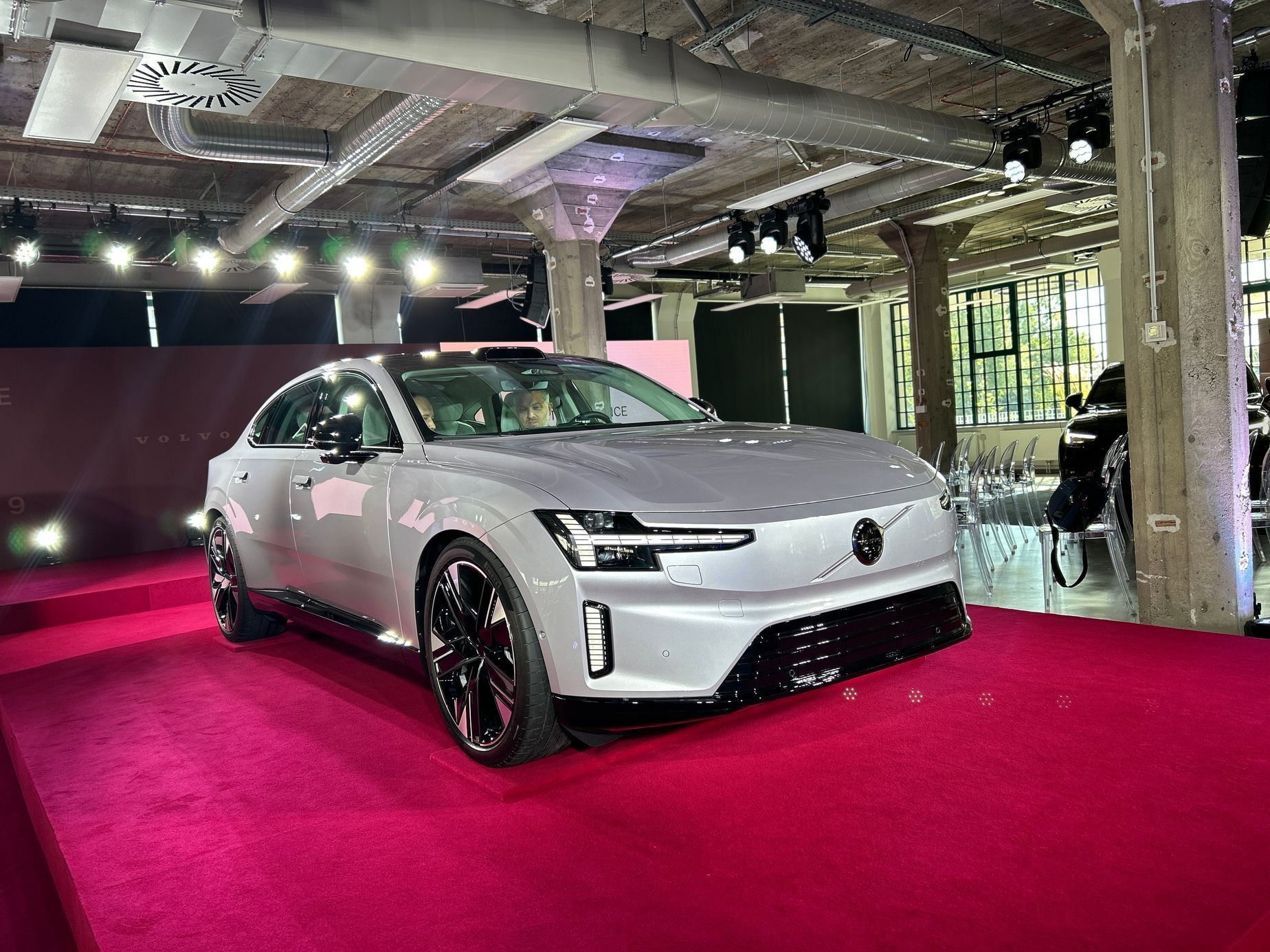 Volvo ES90