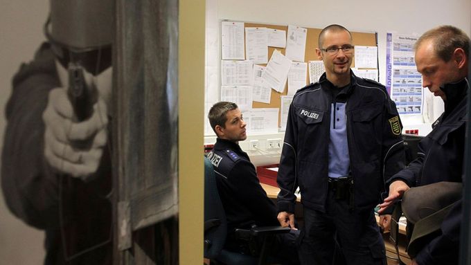 Kancelář Michaela Lobedanna (uprostřed) na policejní stanici v německém Görlitzu. Tady se plánuje vše kolem polsko-německé hlídky.