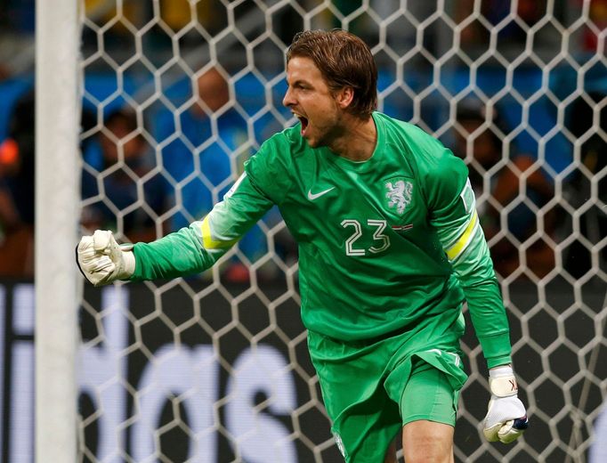 Brankář Tim Krul se raduje ve čtvrtfinále MS 2014