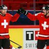 Bodenmann a Hollenstein slaví gól v síti Slovinska