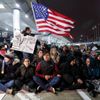Americký prezident Donald Trump uvalil na mnoho muslimů zákaz přicestovat do USA