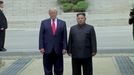 Trump a Kim se setkali v demilitarizovaném pásmu