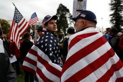 V amerických městech se střetli příznivci a odpůrci Donalda Trumpa, policie zadržela deset lidí