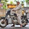 Fotografie z knihy Jawa – The Forever Bike autora Adila Jal Darukhanawaly