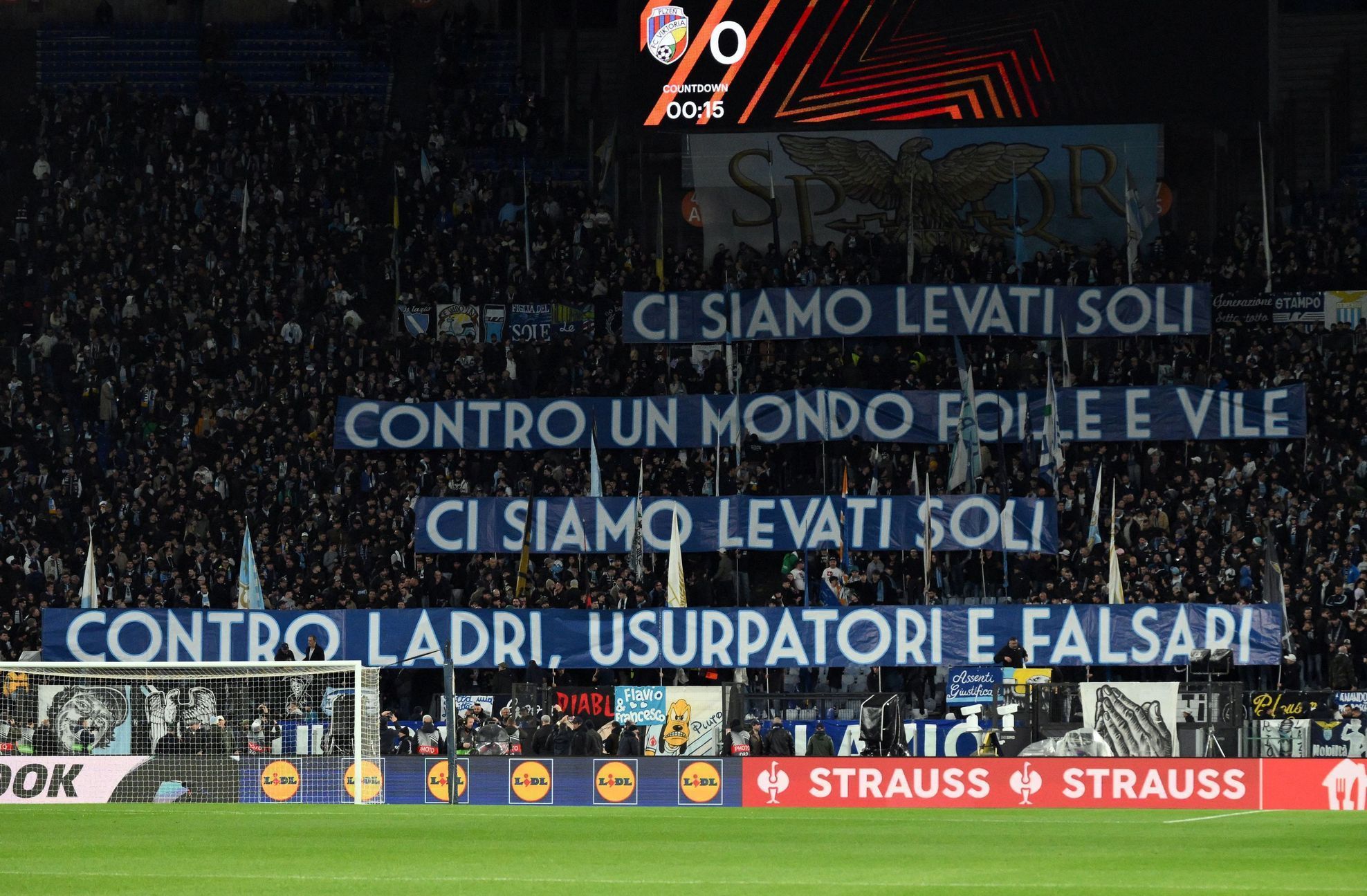 Fanoušci Lazia v zápase EL Lazio - Viktora Plzeň