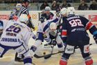 Hokejisté Chomutova porazili ve čtvrtém utkání předkola v Brně domácí Kometu 4:3, sérii vyhráli 3:1 na zápasy a postoupili do čtvrtfinále.