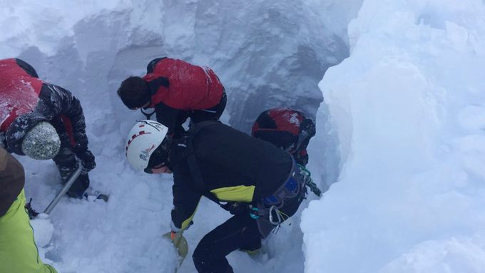 Pracovníci horské záchranné služby v Tyrolsku.