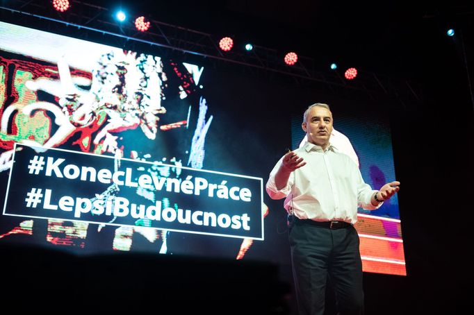 S kampaní Konec levné práce Josef Středula jako předseda Českomoravské konfederace odborových svazů zaujal. Jako prezidentský kandidát má ale podporu nízkou.